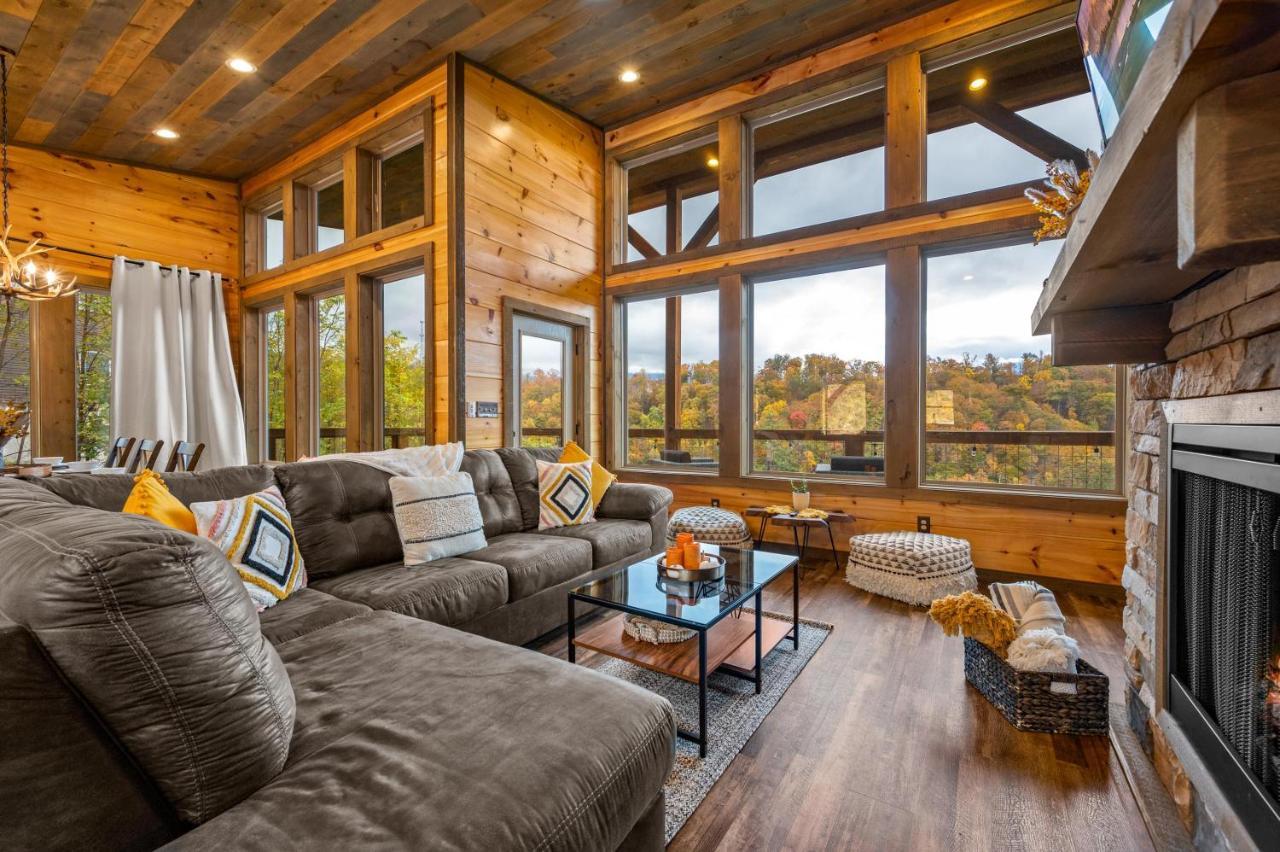 The Overlook - '21 Cabin - Gorgeous Unobstructed Views - Fire Pit Table - Gamerm - Hottub - Xbox - Lots Of Bears Gatlinburg Εξωτερικό φωτογραφία