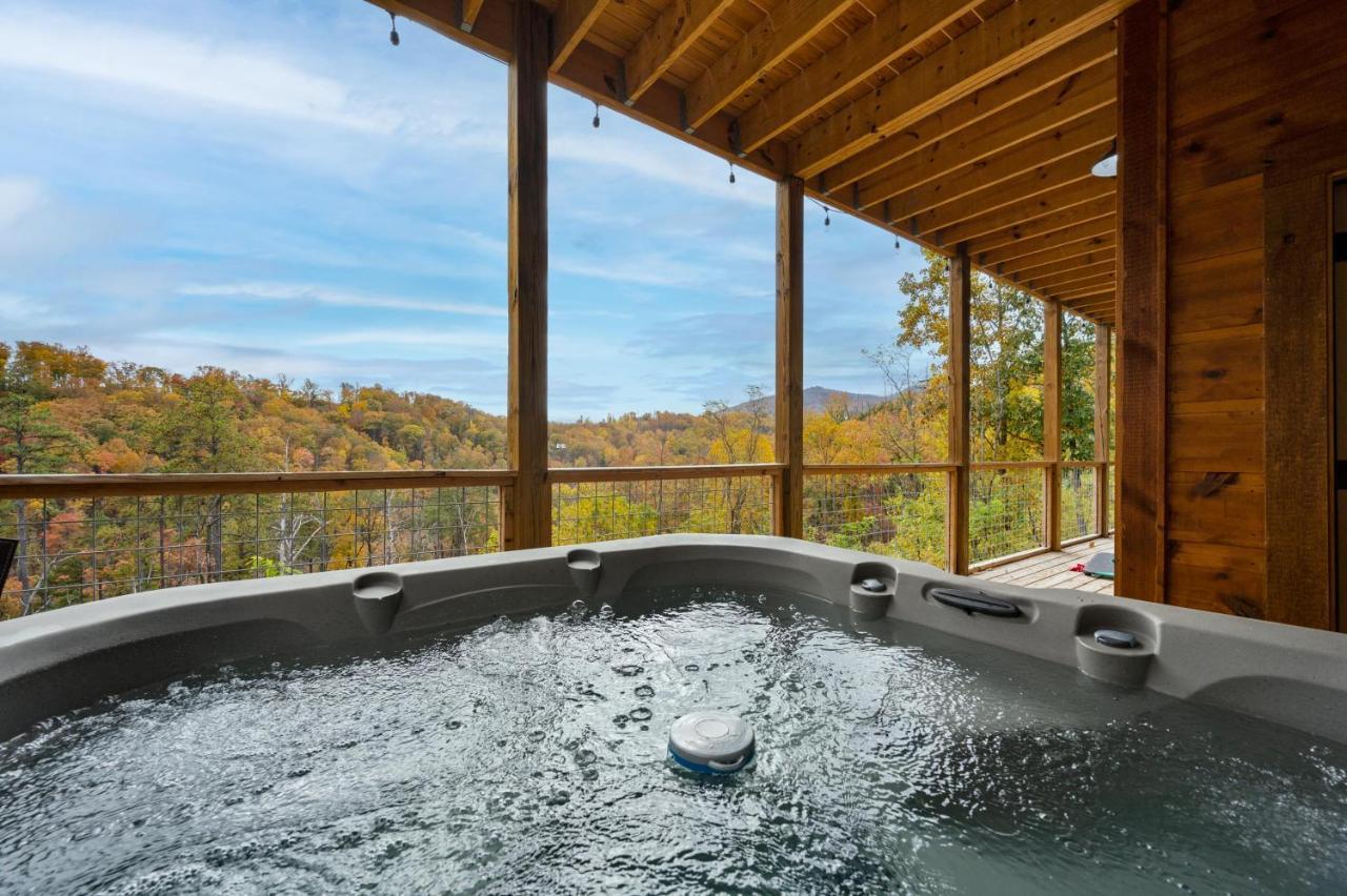 The Overlook - '21 Cabin - Gorgeous Unobstructed Views - Fire Pit Table - Gamerm - Hottub - Xbox - Lots Of Bears Gatlinburg Εξωτερικό φωτογραφία