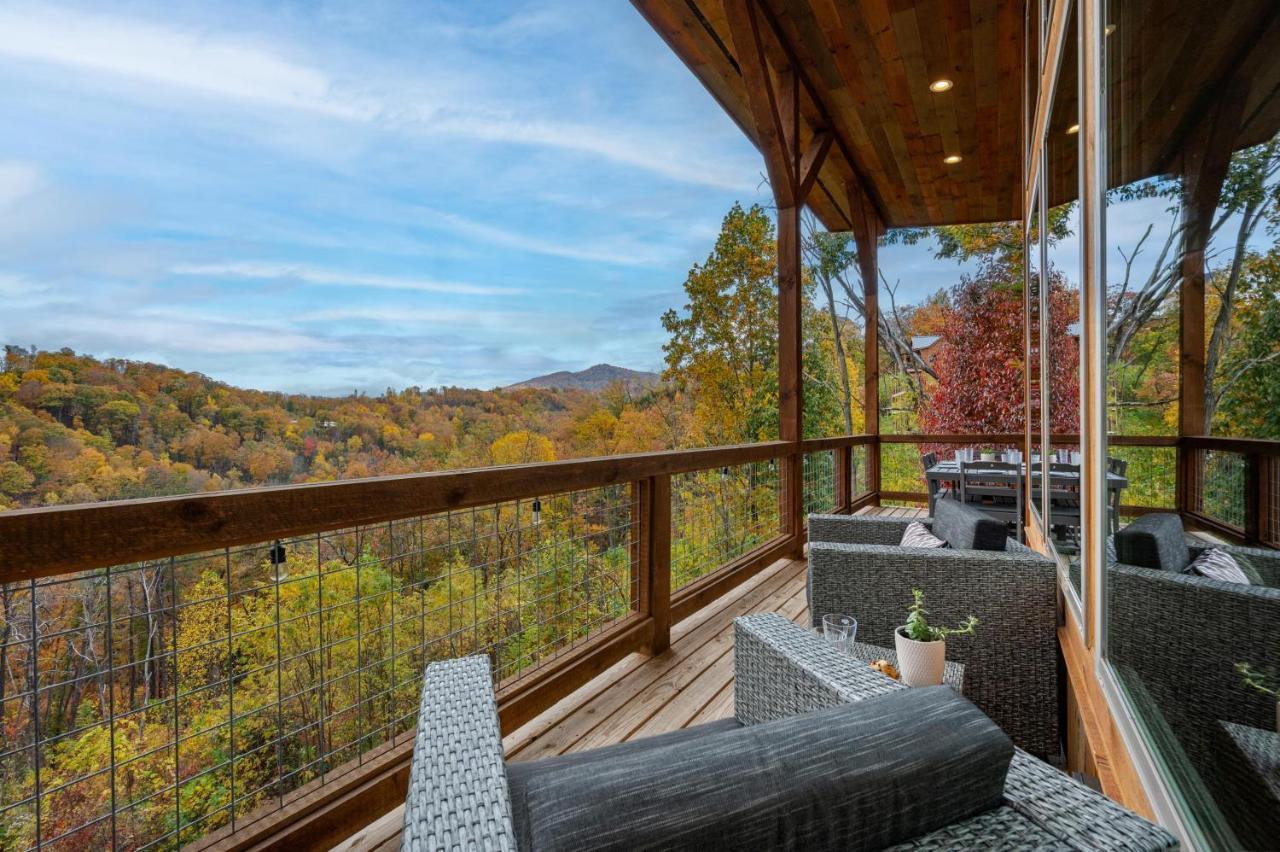 The Overlook - '21 Cabin - Gorgeous Unobstructed Views - Fire Pit Table - Gamerm - Hottub - Xbox - Lots Of Bears Gatlinburg Εξωτερικό φωτογραφία