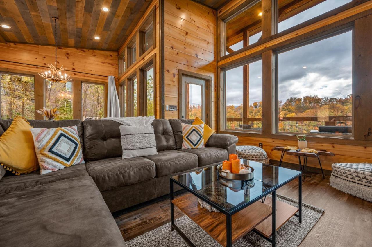 The Overlook - '21 Cabin - Gorgeous Unobstructed Views - Fire Pit Table - Gamerm - Hottub - Xbox - Lots Of Bears Gatlinburg Εξωτερικό φωτογραφία