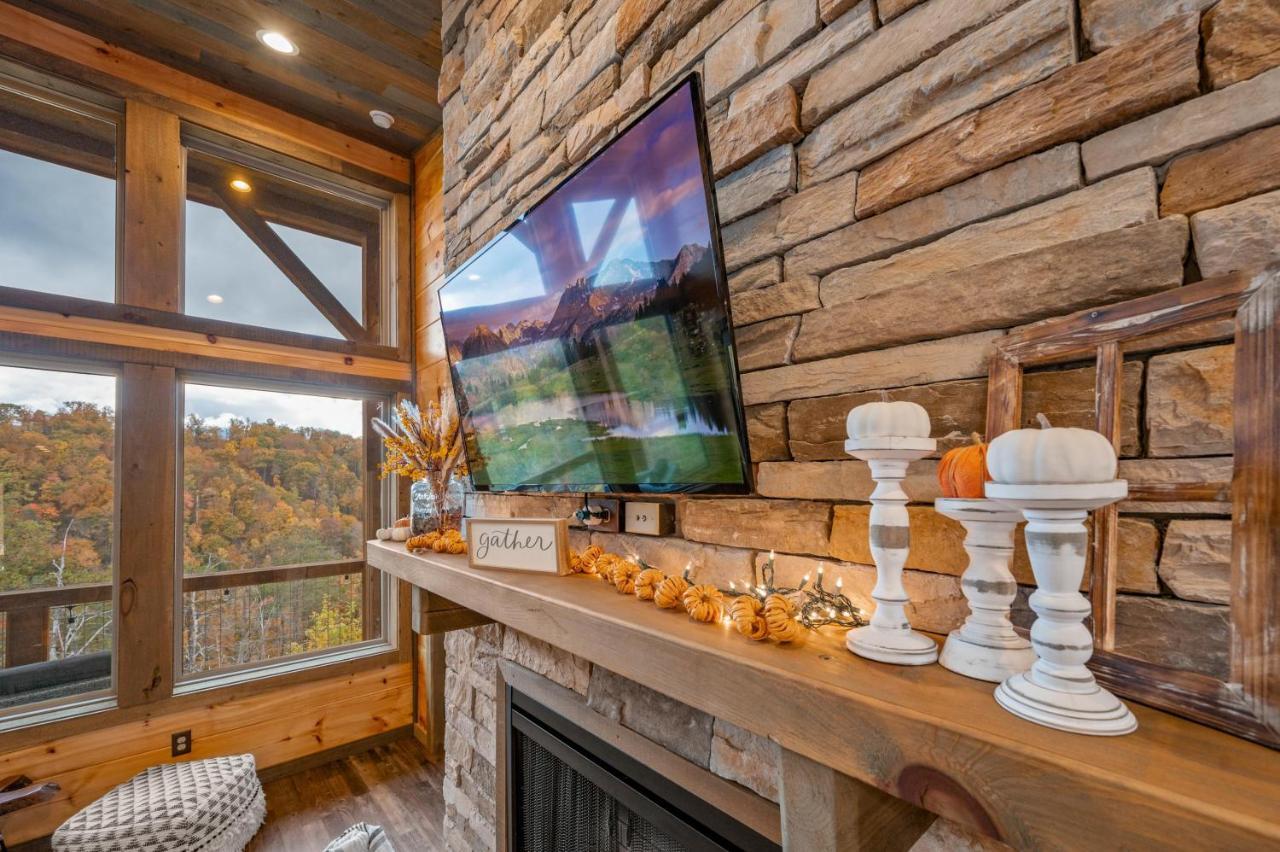 The Overlook - '21 Cabin - Gorgeous Unobstructed Views - Fire Pit Table - Gamerm - Hottub - Xbox - Lots Of Bears Gatlinburg Εξωτερικό φωτογραφία