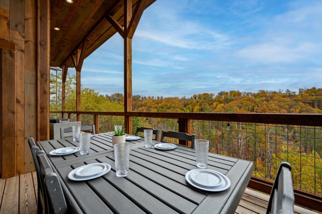 The Overlook - '21 Cabin - Gorgeous Unobstructed Views - Fire Pit Table - Gamerm - Hottub - Xbox - Lots Of Bears Gatlinburg Εξωτερικό φωτογραφία