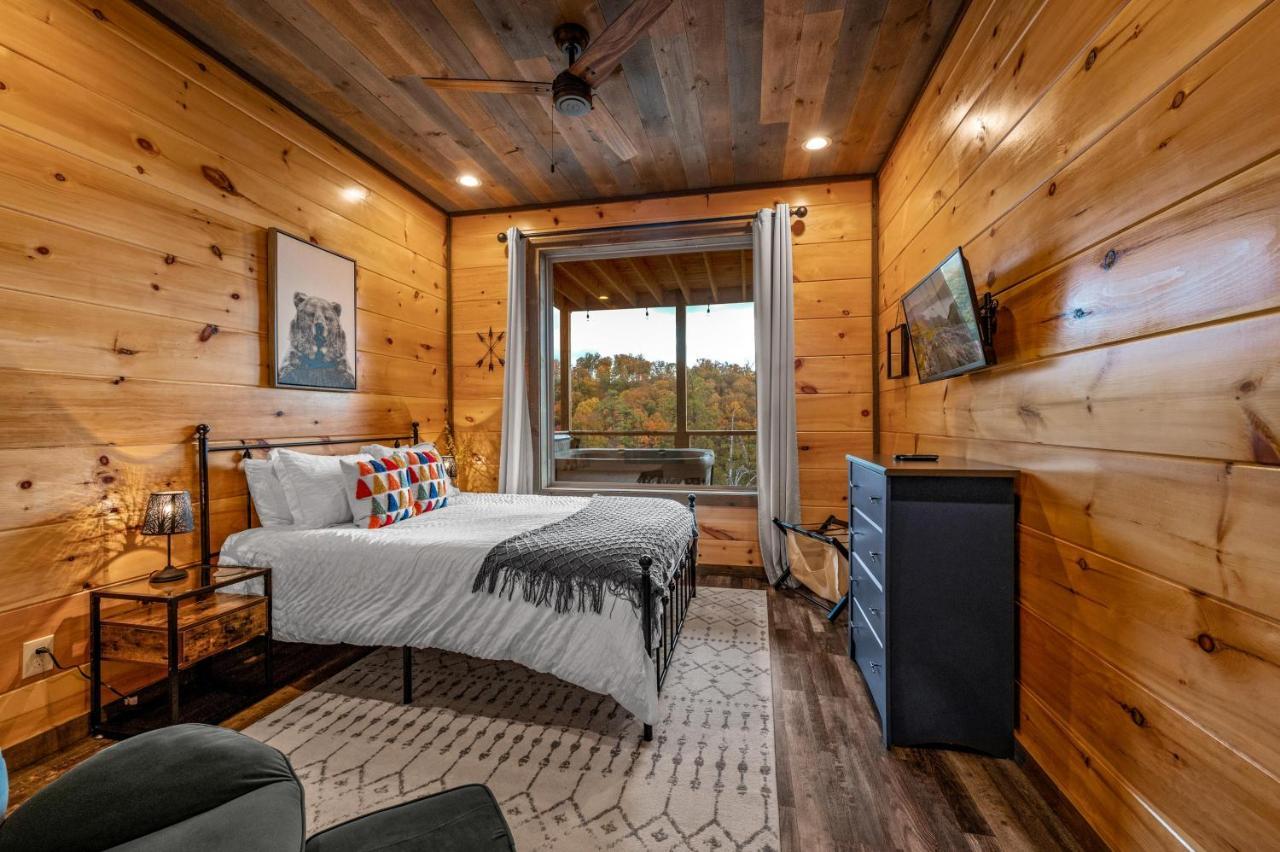 The Overlook - '21 Cabin - Gorgeous Unobstructed Views - Fire Pit Table - Gamerm - Hottub - Xbox - Lots Of Bears Gatlinburg Εξωτερικό φωτογραφία