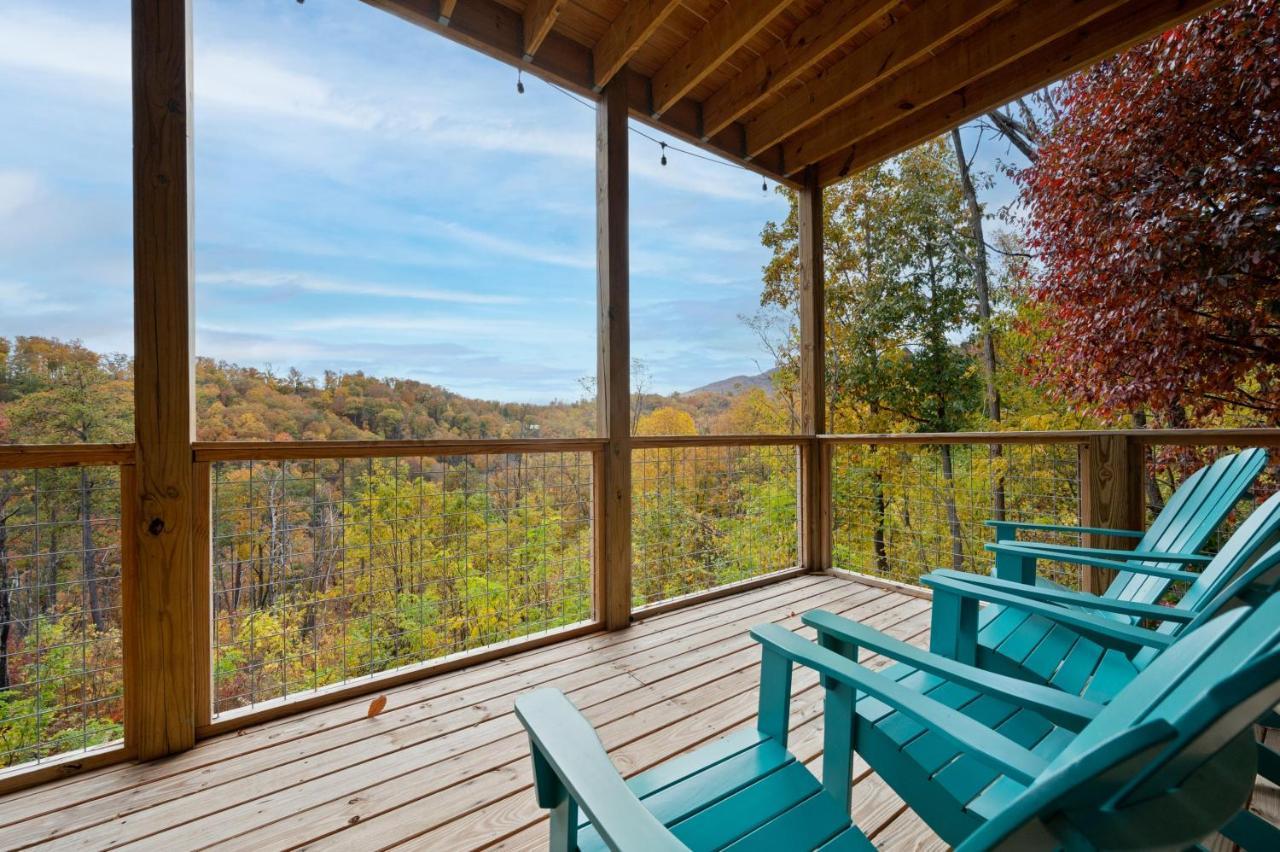 The Overlook - '21 Cabin - Gorgeous Unobstructed Views - Fire Pit Table - Gamerm - Hottub - Xbox - Lots Of Bears Gatlinburg Εξωτερικό φωτογραφία