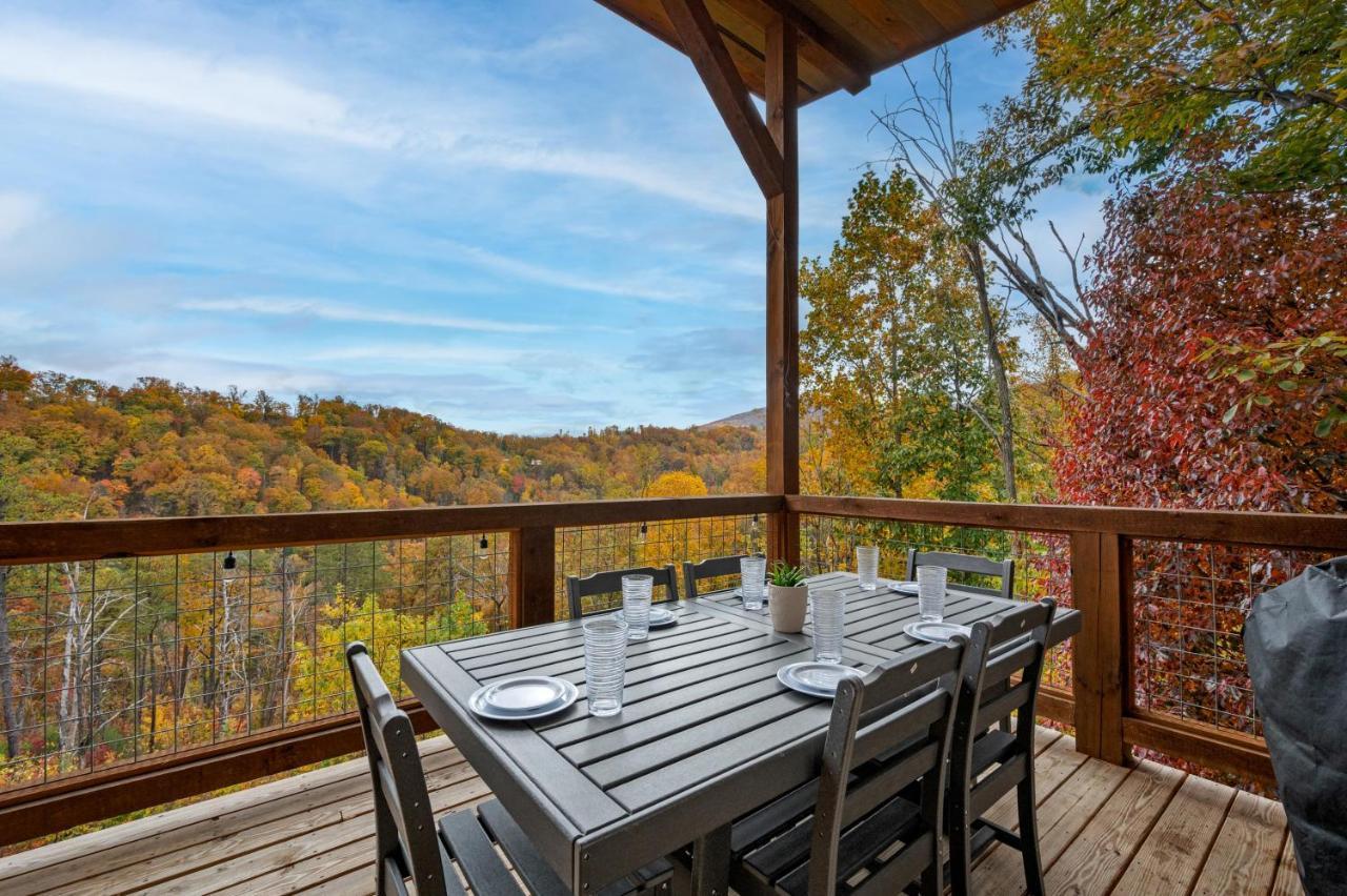 The Overlook - '21 Cabin - Gorgeous Unobstructed Views - Fire Pit Table - Gamerm - Hottub - Xbox - Lots Of Bears Gatlinburg Εξωτερικό φωτογραφία