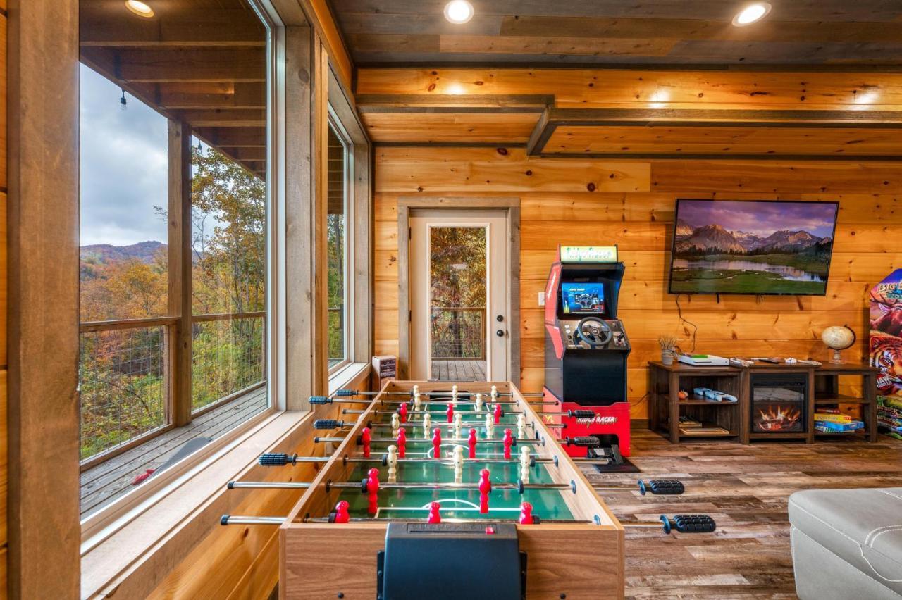 The Overlook - '21 Cabin - Gorgeous Unobstructed Views - Fire Pit Table - Gamerm - Hottub - Xbox - Lots Of Bears Gatlinburg Εξωτερικό φωτογραφία