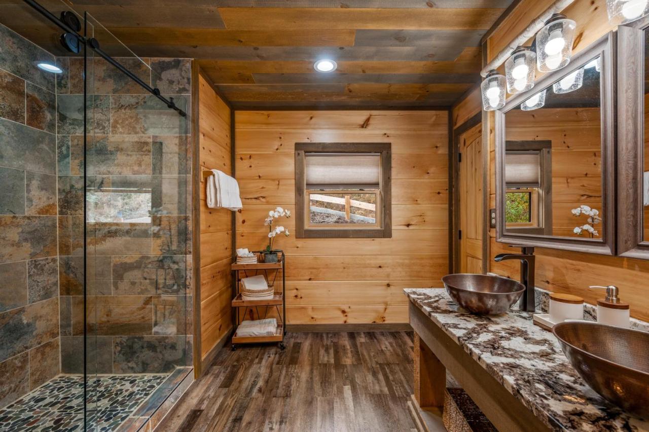 The Overlook - '21 Cabin - Gorgeous Unobstructed Views - Fire Pit Table - Gamerm - Hottub - Xbox - Lots Of Bears Gatlinburg Εξωτερικό φωτογραφία