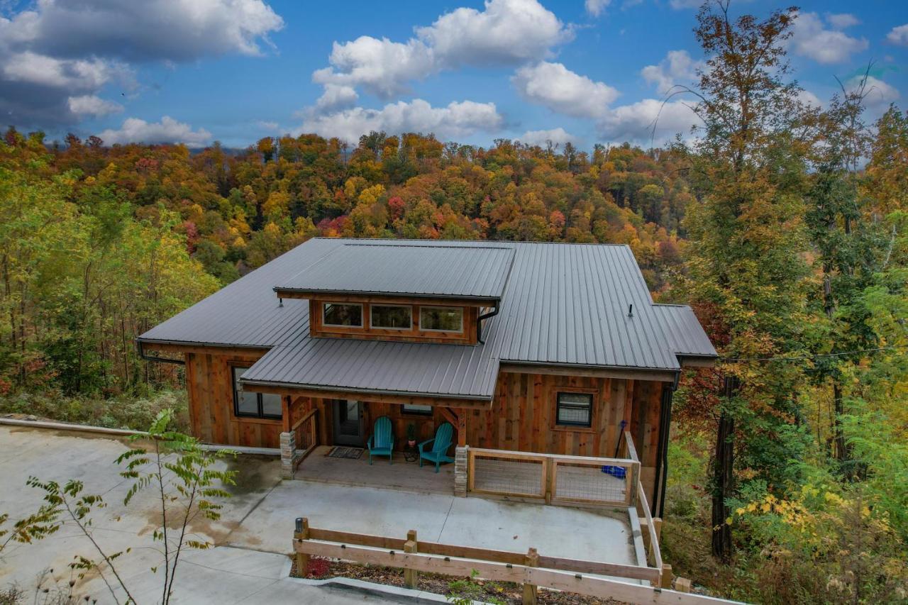 The Overlook - '21 Cabin - Gorgeous Unobstructed Views - Fire Pit Table - Gamerm - Hottub - Xbox - Lots Of Bears Gatlinburg Εξωτερικό φωτογραφία